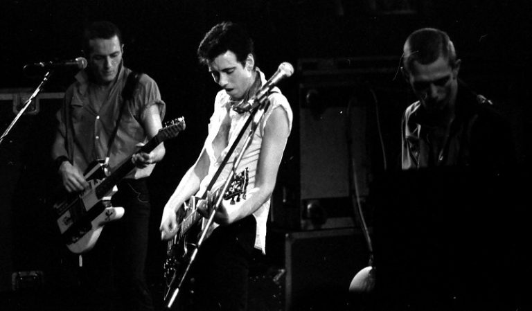 Joe Strummer, Mick Jones, and Paul Simonon in concert with the Clash in 1980. Information |Description=The Clash, Chateau Neuf, Oslo, Norway, May 21st 1980 |Source=http://www.helgeoveras.com/clash.shtml |Date=May 21st 1980 |Author=Helge Øverås |Permission=Contact photographer http://www.helgeoveras.com/kontakt.shtml